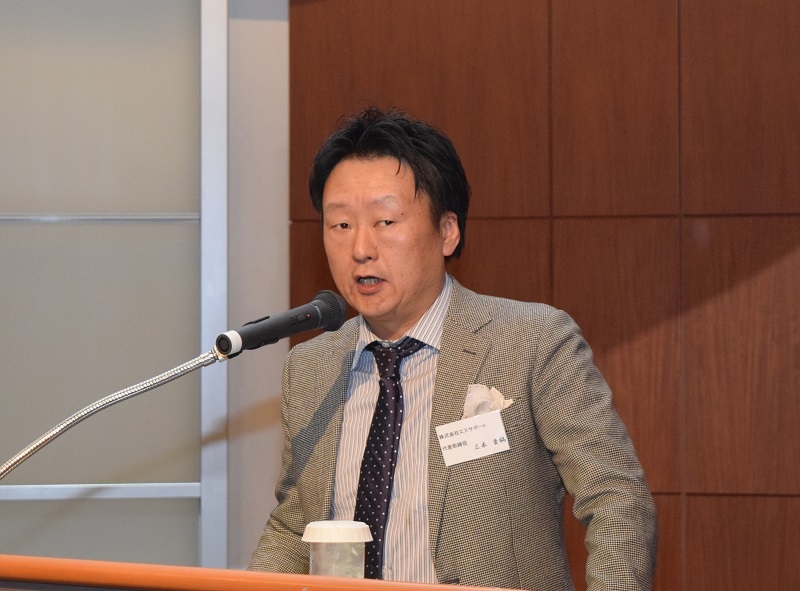 パチスロのコンサルティングを行う株式会社エスサポートの三木貴鎬代表取締役が講演を行った。