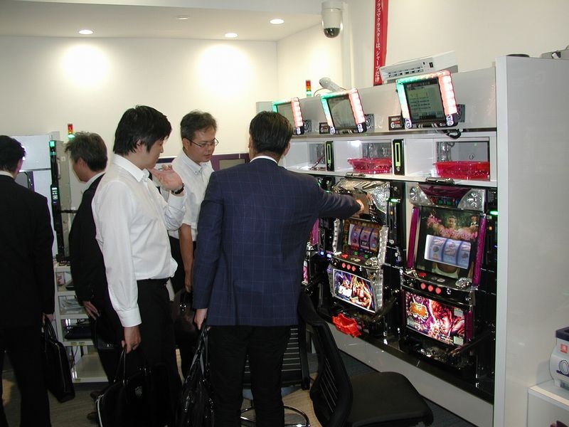 セミナー終了後には同社東京ショールームで最新の設備機器やサービスなどを展示した。