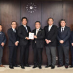 東京・八王子市内の3組合が社会福祉協議会に100万円を寄付