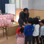 児童養護施設にクリスマス慰問／広島県遊協青年部会