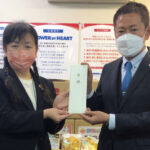 澤田グループが即席麺、インスタント食品など計338点を寄贈