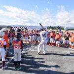 東京・東大和遊技場組合がヤクルト野球教室を開催、小学生ら約125名が元気に参加