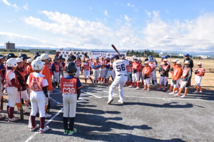 東京・東大和遊技場組合がヤクルト野球教室を開催、小学生ら約125名が元気に参加 東京・東大和遊技場組合がヤクルト野球教室を開催、小学生ら約125名が元気に参加