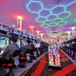 【玉屋409雑餉隈（福岡市博多区）導入レポート】<br>来店客が思わず見上げる抜群の存在感！<br>次世代型LED演出ツール『ジョイントライトNEO』