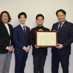 駐車場車内放置の幼児を保護、《マルハンメガシティ柏》に感謝状 感謝状千葉