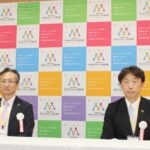 金光代表（右）と佐藤副代表