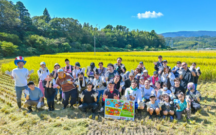 地域・ファンと育む「米（マイ）ジャグラープロジェクト」～いわきで迎えた収穫の日、初採用の「天のつぶ」の稲刈りを実施～